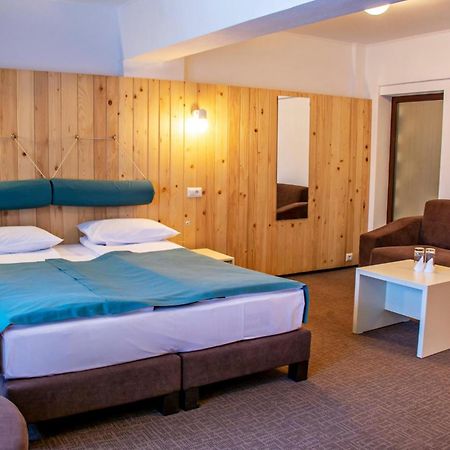 Complex Hotelier Cota O Mie Sinaia Extérieur photo