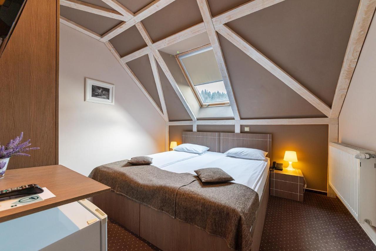Complex Hotelier Cota O Mie Sinaia Extérieur photo
